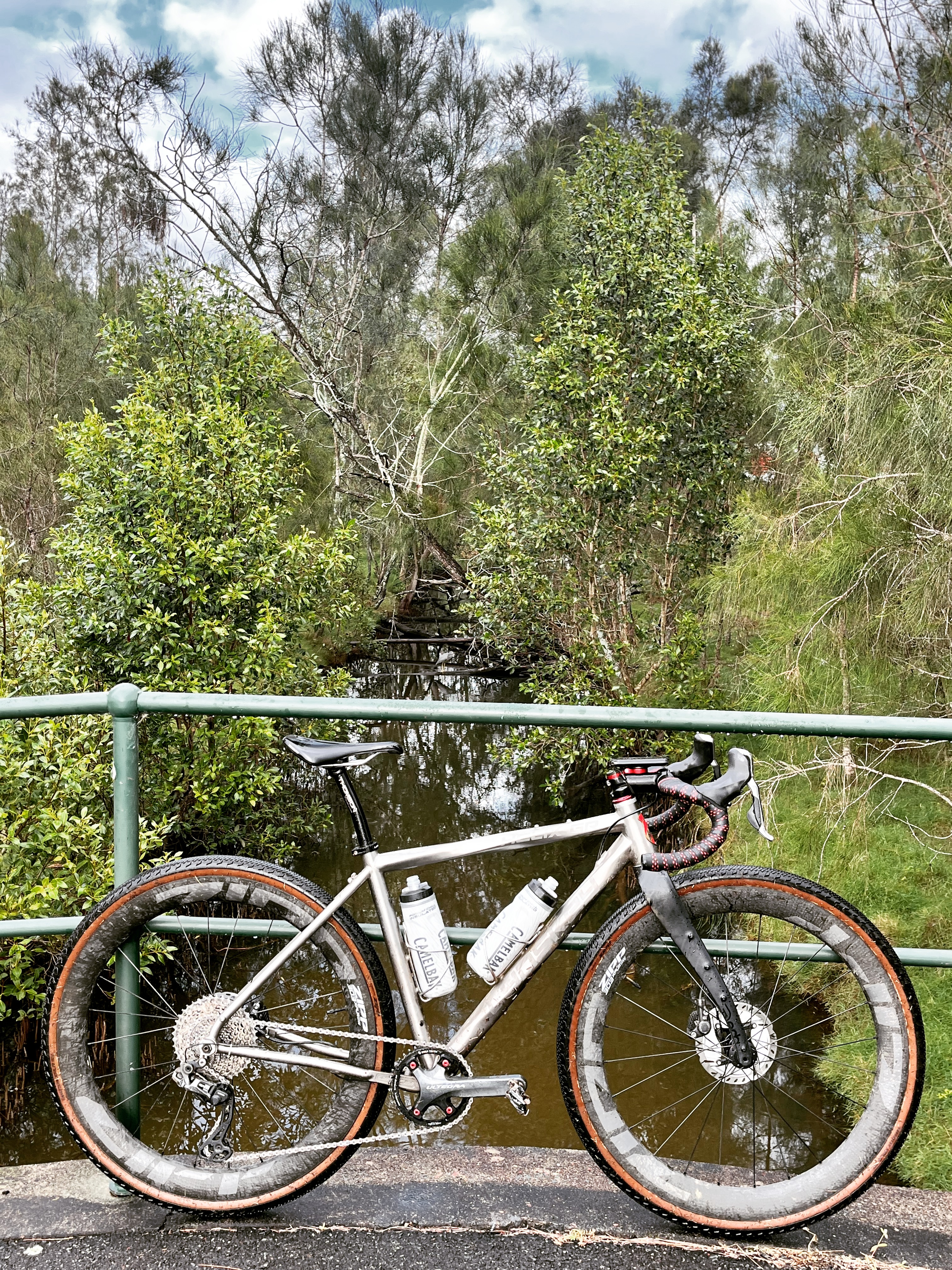 This is my very nice titanium gravel bike made by Lynskey. At the moment it has not been the bike of choice, due to a little project currently requiring my road bike. However, because I commute to work every day of the week, I always share the love around between all my bikes. #bikes #bikelife #gravel #bikeporn #ciclismo